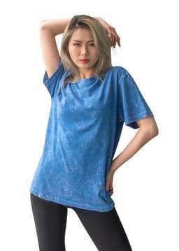 A unisex stone wash T-shirt in a maroon colour, featuring short sleeves and a relaxed fit.