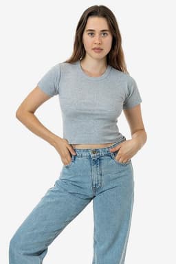 A mid-length grey baby rib crewneck tee worn with light blue jeans, featuring a fitted silhouette.