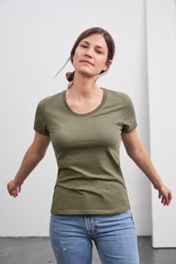 A fitted olive green T-shirt made from soft fabric, with a classic round neckline and short sleeves.