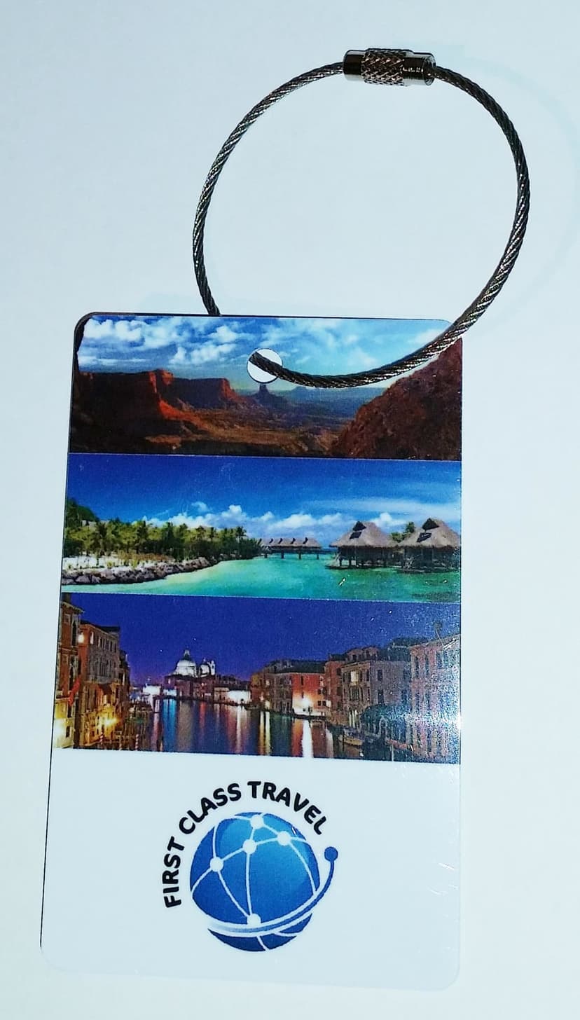 luggage_tag_with_metal_loop.jpg