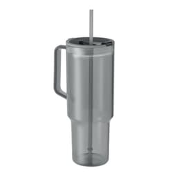 A drink bottle in grey with a handle, a straw, and a lid, featuring a logo on the front.