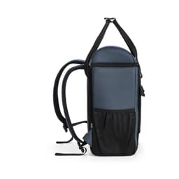 A thermal backpack in dark blue padded with recycled polyester, featuring adjustable straps and a mesh side pocket.