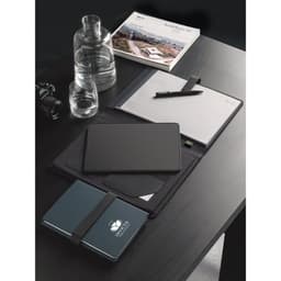 Sanderson Folder – A4 folder in PU (50% recycled) with magnetic closure and notebook with lined pages