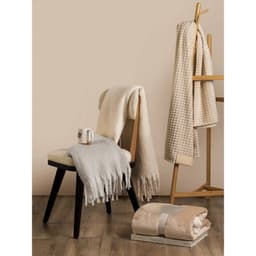 Celine – Blanket in recycled polyester (100% rPET) with a stitched detail for personalisation