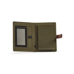 An olive green Eliot A5 folder featuring an rCotton exterior, a 64-sheet notepad, and an rPU closure. 