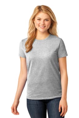 A woman models a grey t-shirt with short sleeves, featuring a logo on the chest.