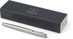 A silver Parker Jotter Core fountain pen displayed beside a dark packaging box with branding.