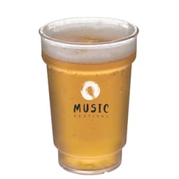 A drink cup in clear plastic filled with a golden beverage, featuring a logo on the front.