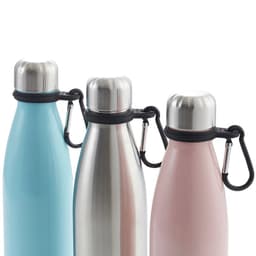A drink bottle carrier with a carabiner, featuring blue, stainless steel, and pink bottles. It has a logo.