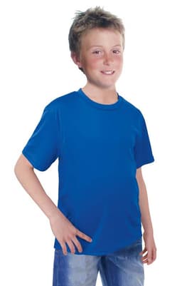 A blue junior T-shirt is displayed on a smiling child, showcasing a simple design and relaxed fit.