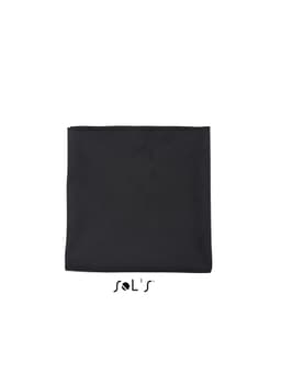 A black microfibre gym towel measuring 120cm x 70cm, featuring a logo.