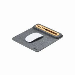 A grey mouse pad featuring a wooden section for organisational items and a white mouse. Includes a logo.