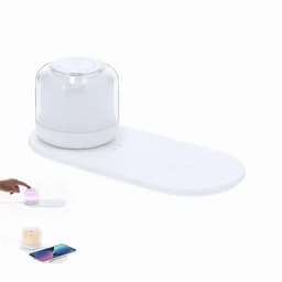 A drink bottle in white with a transparent top on a white base, featuring a logo and a touch control panel.