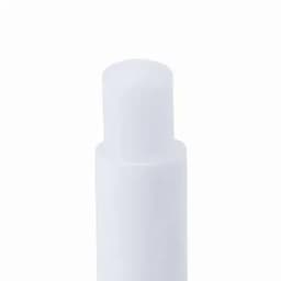 A drink bottle in a sleek white design with a rounded top and a discreet logo.