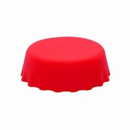 A red silicone drink bottle cap with a wavy edge, designed for secure sealing. Features a logo on the side.