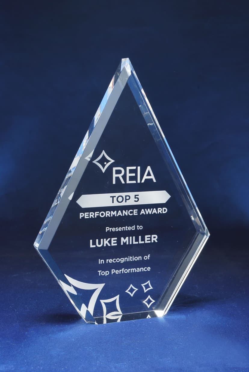 eac03a_acrylic-trophy