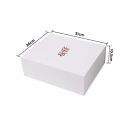 A medium foldable magnetic box in white with dimensions 31cm x 26cm x 10.5cm, featuring a logo.