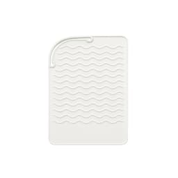 A white silicone pad with wavy patterns designed for heat protection. Features a hook for easy storage.