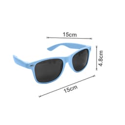 Light blue RPET sunglasses with dark lenses, featuring measurements of 15cm in width and 4.8cm in height.