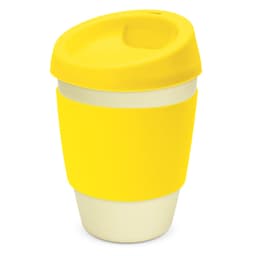 A drink bottle featuring a yellow silicone lid and sleeve with a light-coloured base, including a logo.