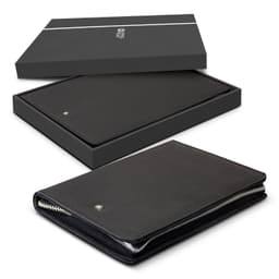 A black A5 portfolio with a zipper in an open black box, featuring a subtle logo.