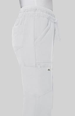 White wide-leg pants with pockets and a drawstring waistband, displayed on a mannequin against a neutral background.