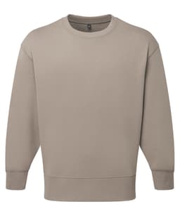 A unisex recycled sweatshirt in a light beige colour, featuring a round neckline and long sleeves. It has a logo.