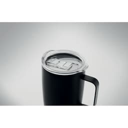 A drink bottle in black features a clear lid and a handle, designed for easy use.