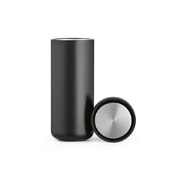 A drink bottle in sleek black with a double wall and a 360º push lid, featuring a stainless steel base.
