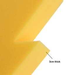 A close-up of a yellow sponge material, featuring a cutout section, with an annotation indicating a thickness of 3 cm.