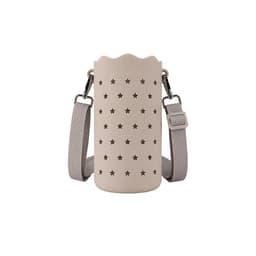 A drink bottle bag in light beige with star cut-outs, featuring a shoulder strap and a simple logo.